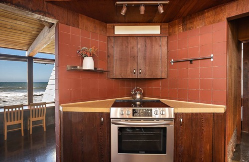 Marine Terrace House | Oceanfront Cottage : 1 BR, 1 BA House in Cambria, Sleeps 2
