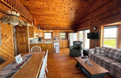 North Rustico Cottage | Oceanfront Cottage | Pet-Friendly | Direct Beach Access | North Rustico Bay!