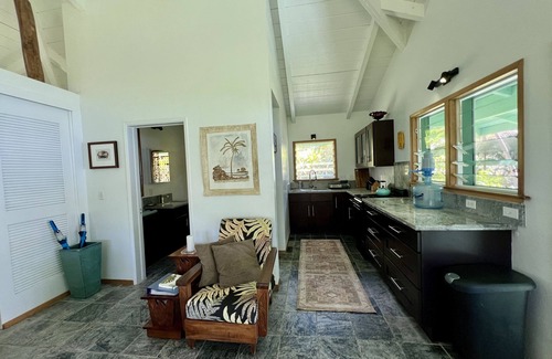 Opihikao Cottage | Oceanfront Cottage in Scenic 'Old Hawaii' - the Original Rainbow Dreams Cottage