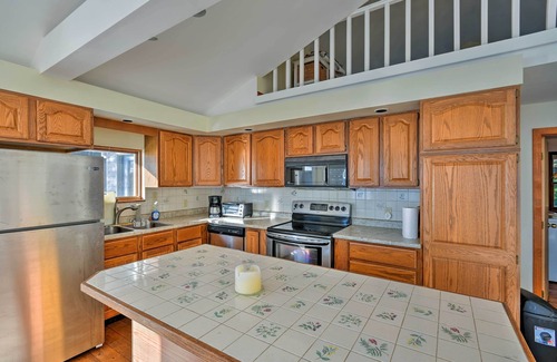 Milbridge Cottage | Oceanfront Cottage on 2 Acres - 4 Miles to Town!