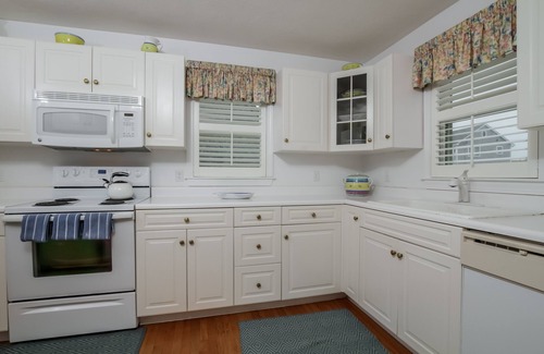 Point Judith House | Oceanfront Cottage in Pt Judith