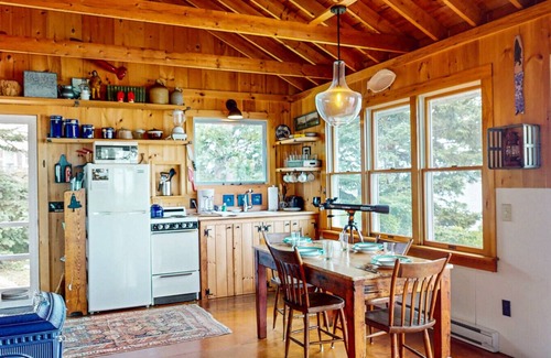 East Boothbay Cottage | Oceanfront Cottage with Panoramic Views | "On the Rocks" Boothbay, Maine