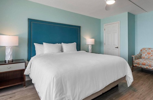 Daytona Beach Shores Resort | OCEANFRONT Daytona SeaBreeze 2 Bedroom Condo