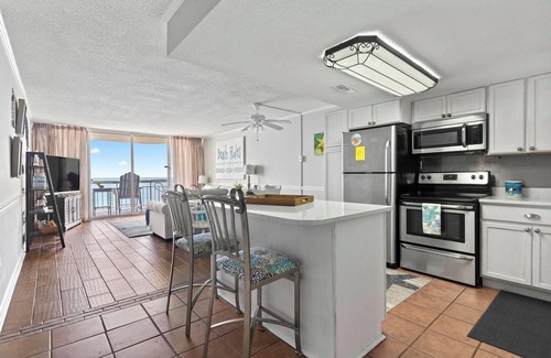 Garden City Condo | OCEANFRONT DEAL, 1 KING 1 SLEEPER SOFA 2 Adults 2 Small kids, 2 FULL BATH,