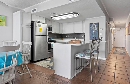 Garden City Condo | OCEANFRONT DEAL, 1 KING 1 SLEEPER SOFA 2 Adults 2 Small kids, 2 FULL BATH,