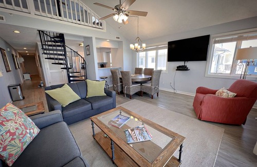 Shell Island Condo | Oceanfront escape! Spectacular ocean views, 2 pools, tennis & elevator!