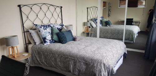 Houghton Bay Apartment | Oceanfront Escape