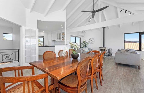 Halls Head House | Oceanfront Escape Private Pool and Beach Access