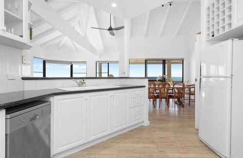 Halls Head House | Oceanfront Escape Private Pool and Beach Access