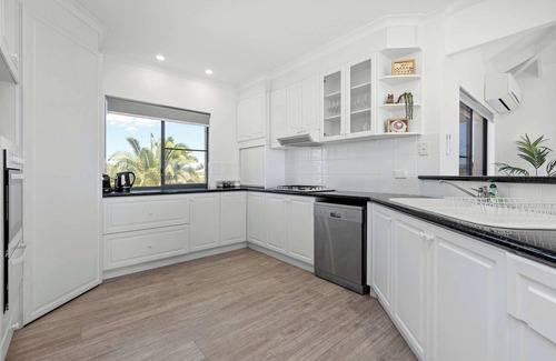 Halls Head House | Oceanfront Escape Private Pool and Beach Access