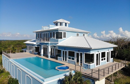 Green Turtle Cay House | Oceanfront Estate with Infinity Pool