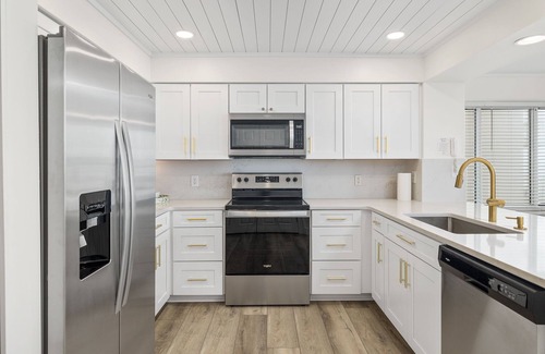 Crescent Beach Condo | Oceanfront-Family Friendly-Renovated-Beautifully Appointed-2026 Calendar Open