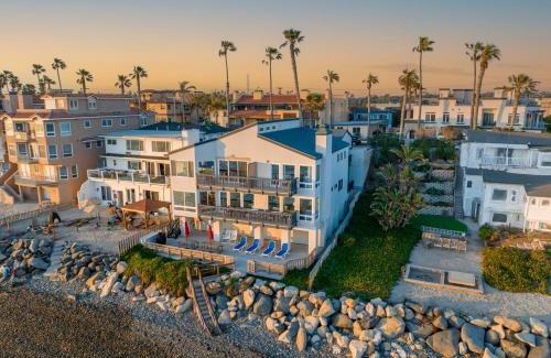 South Oceanside House | Oceanfront Family Getaway - BBQ - Oceanfront Seating