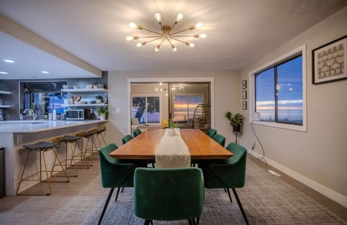Oak Harbor House | Oceanfront Family Retreat
