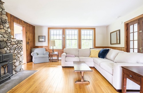Brunswick House | Oceanfront Farmhouse - The Red House