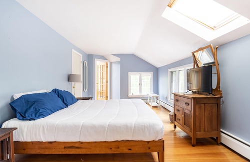 Brunswick House | Oceanfront Farmhouse - The Red House
