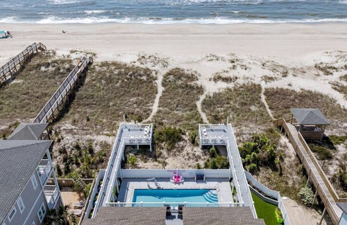 Ocean Isle Beach House | Oceanfront Free EV charger & GolfCart, Pool