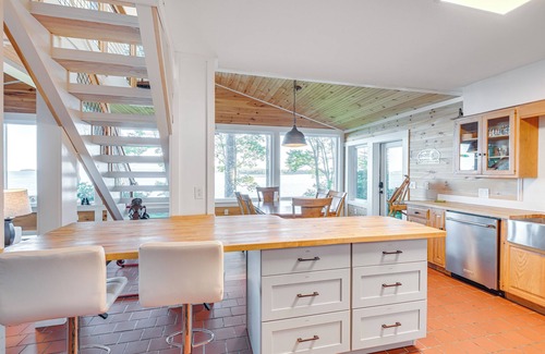 Marlboro House | Oceanfront Frenchman Bay Home: Stunning View!