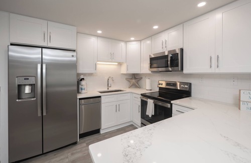 Sunnyside Condo | Oceanfront-fully renovated~next to 30A in gated community of Carillon