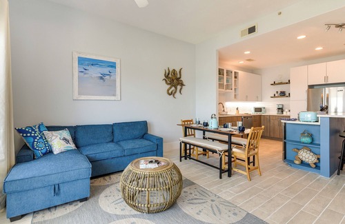 Galveston Condo | Oceanfront Galveston Condo in Amazing Location!