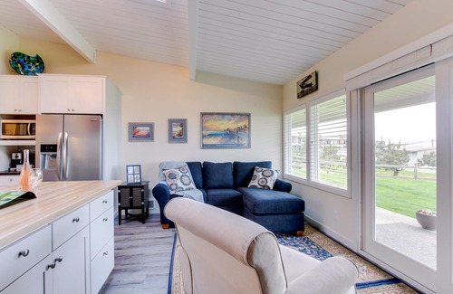 Gearhart Condo | Oceanfront getaway close to Gearhart Golf Links , no pets
