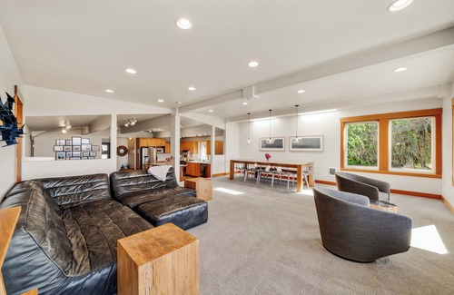 Manzanita House | Oceanfront Getaway MCA#1236-Gorgeous duplex home right on the beach. DOGS ok.