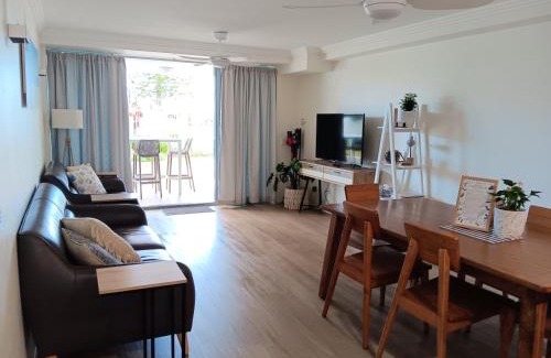 Bargara Apartment | Oceanfront Ground Floor Apartment - Dwell 3 in Bargara