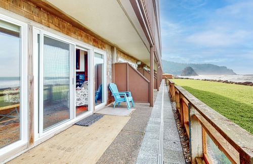 Neskowin Condo | Oceanfront ground-level condo with fireplace & updated kitchen - dog-friendly