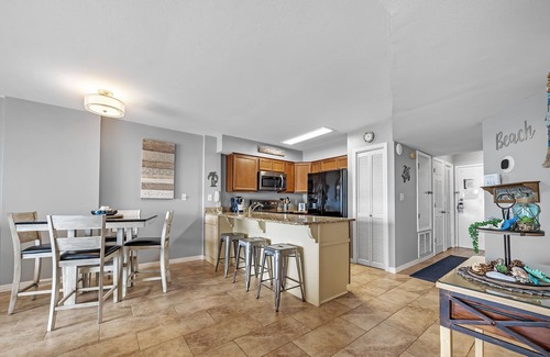 Fort Morgan Condo | Oceanfront Gulf view - 2 bed/2 bath condo: pools, balcony, tons of amenities!