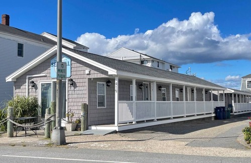 Hampton Condo | * *Oceanfront | Hampton Beach | Pet Friendly* *