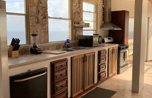 Isabela House | Oceanfront Hideaway main floor