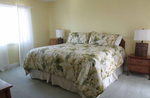 Saint Helena Island House | Oceanfront Home w/ Gourmet Kitchen, WiFi, and Backyard Beach Access