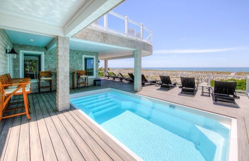 South Beach Haven House | Oceanfront Home Complete With Every Amenity ~ Tesla Charger