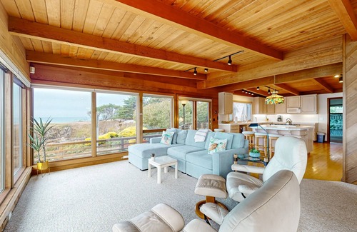 Fort Bragg House | Oceanfront home steps to the beach with impressive ocean & cove views & deck