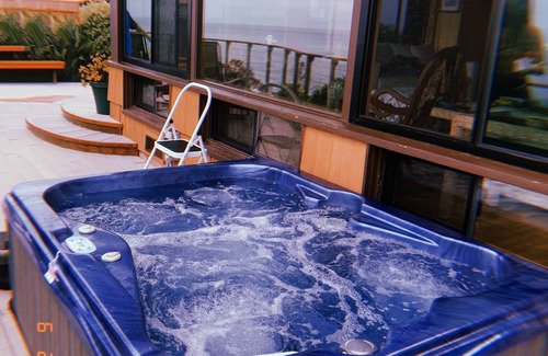 Leucadia House | Oceanfront Home, Stone Steps Beach Access, Jacuzzi on Oceanfront Deck