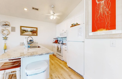 Holden Beach House | Oceanfront home with washer/dryer and private walkway to the beach