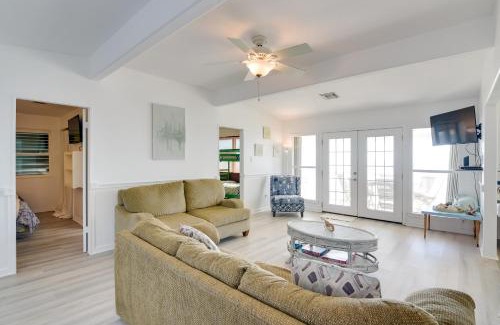 Bermuda Beach House | Oceanfront Home with Deck and Views in Galveston!