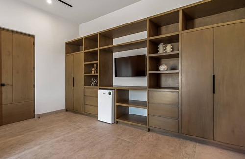 Los Cabos House | Oceanfront house with on-site golf, heated pool, hot tub, fitness room & grill