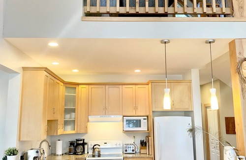 East Sooke House | Oceanfront House on 3 Acres with Hot Tub and Private Beach and Dock