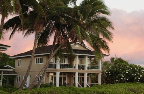 Kekaha House | Oceanfront 'Laguna Beach House' A/C .Amazing Sunsets.Beach - TVNCU #1074