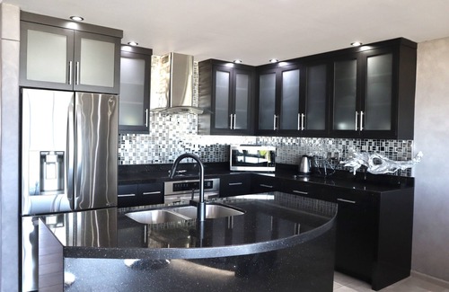 Centro Carretera Condo | Oceanfront luxury condo right in the heart of Rosarito