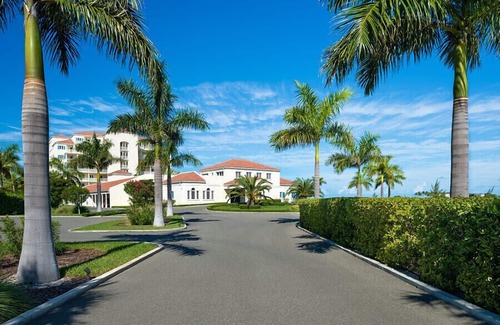Grace Bay Villa | Oceanfront Luxury Condos on the most exclusive stretch of Grace Bay Beach