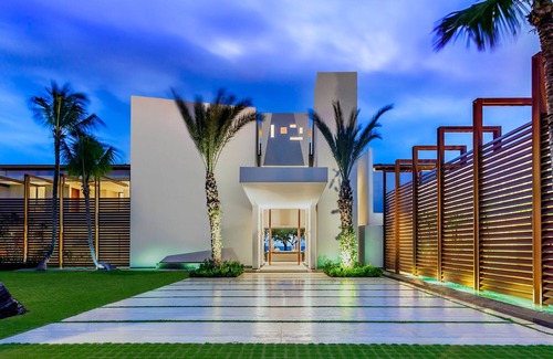 Casa de Campo Villa | Oceanfront Luxury Villa, Pool, Staff & Golf Carts, Walk to Beach Dream House