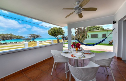 Pos Chiquito Villa | Oceanfront @ Mangel Halto Beach, Snorkel, Scuba, Beach
