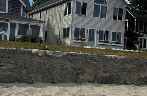 Westbrook Center House | Oceanfront Modern Luxury 3-bedroom beach house