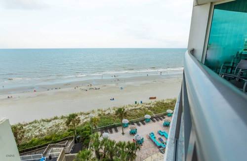 Downtown Myrtle Beach House | *OceanFront* Modern 2/2, Breathtaking Views, Pools