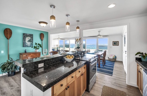 Waialua House | Oceanfront Mokuleia Home with Stunning Views