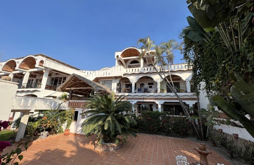 Rincon de Guayabitos Apartment | Oceanfront studio apartment