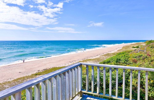 Tom Nevers House | Oceanfront Nantucket House With Nearby Stairs To Beach