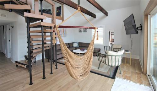 Folly Beach House | Oceanfront Nest